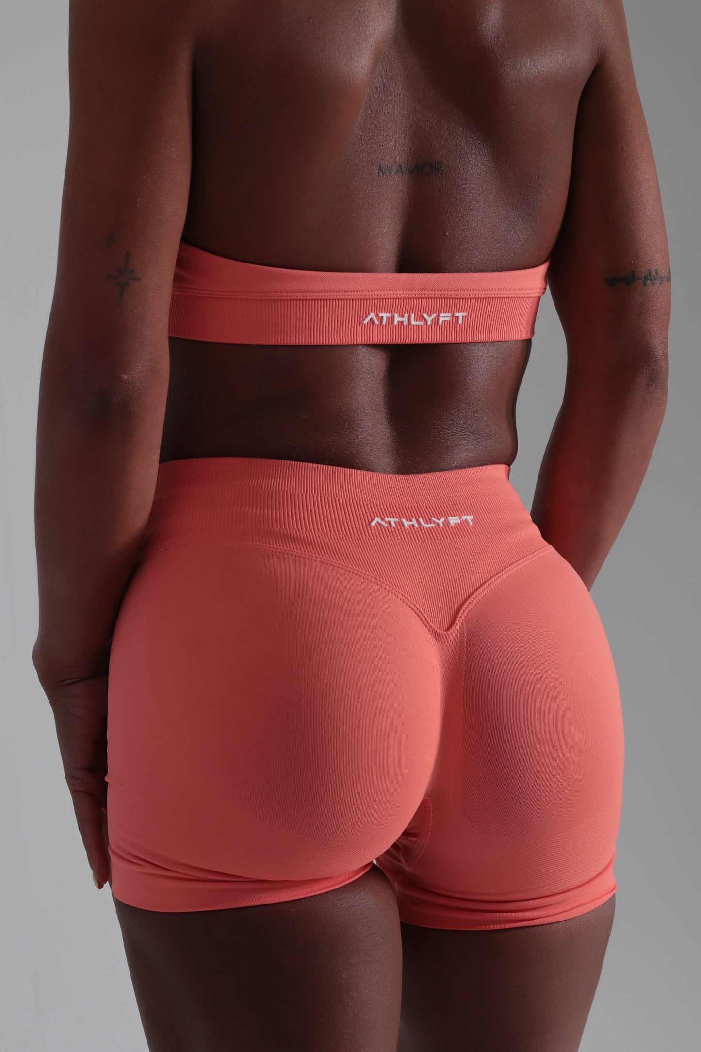 Core Shorts - Coral