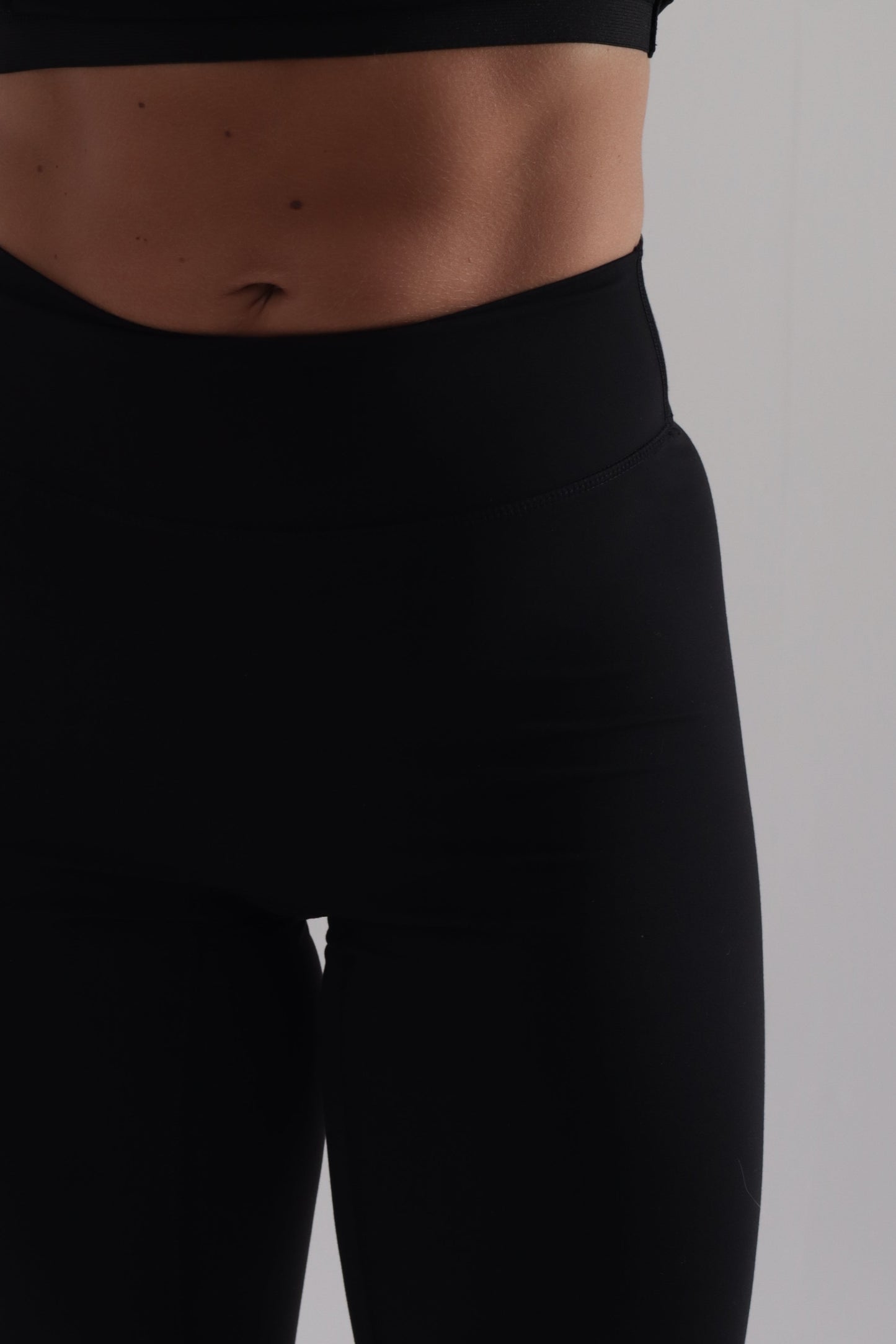Cloudflow Leggings - True Black