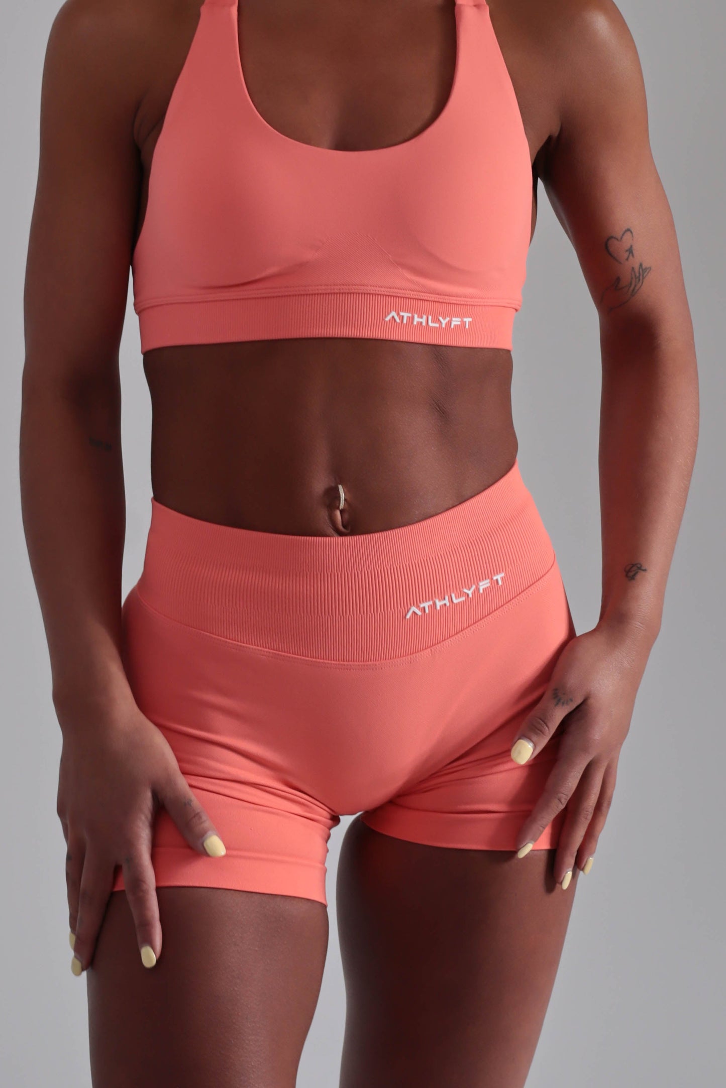 Core Shorts - Coral