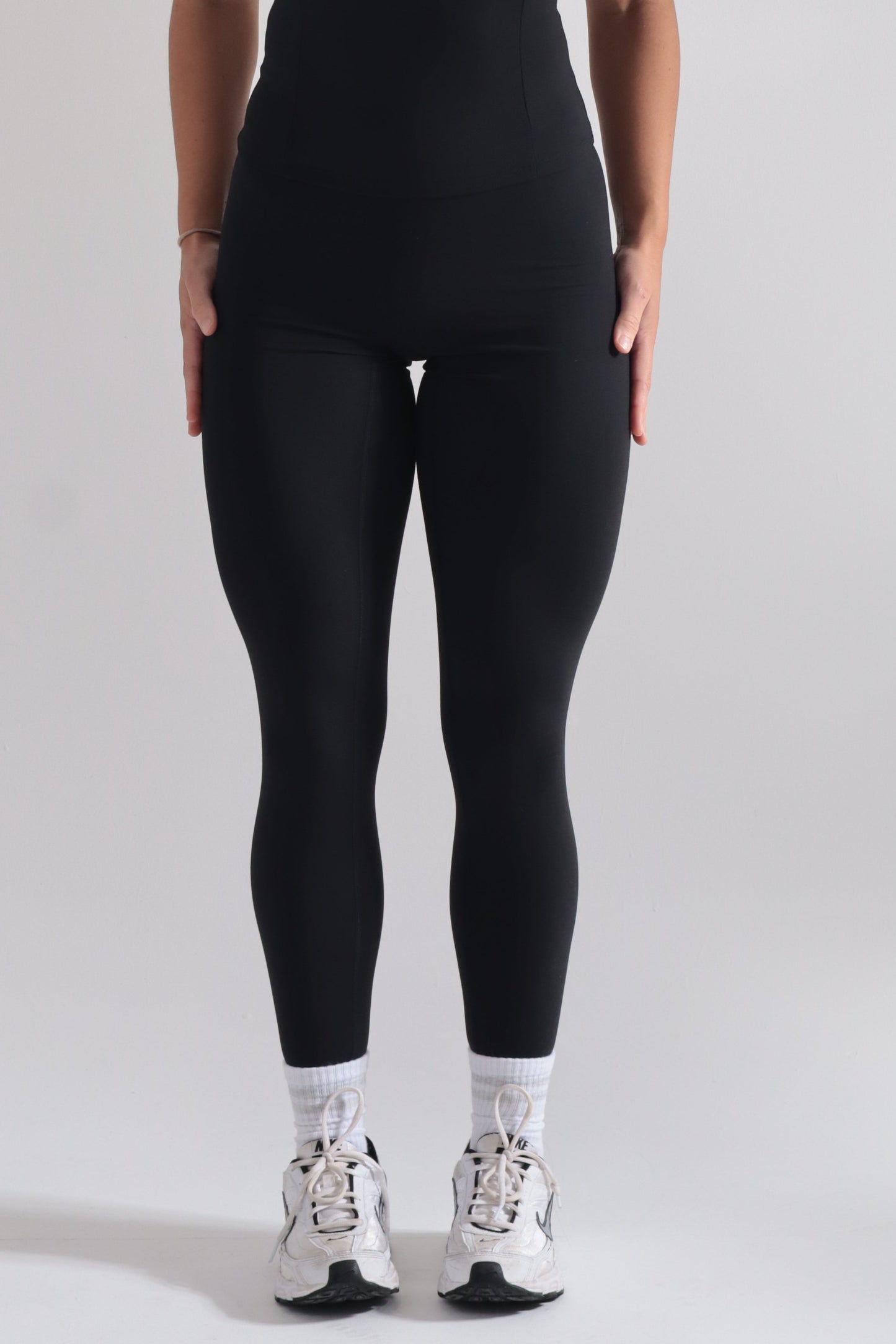 Cloudflow Leggings - True Black