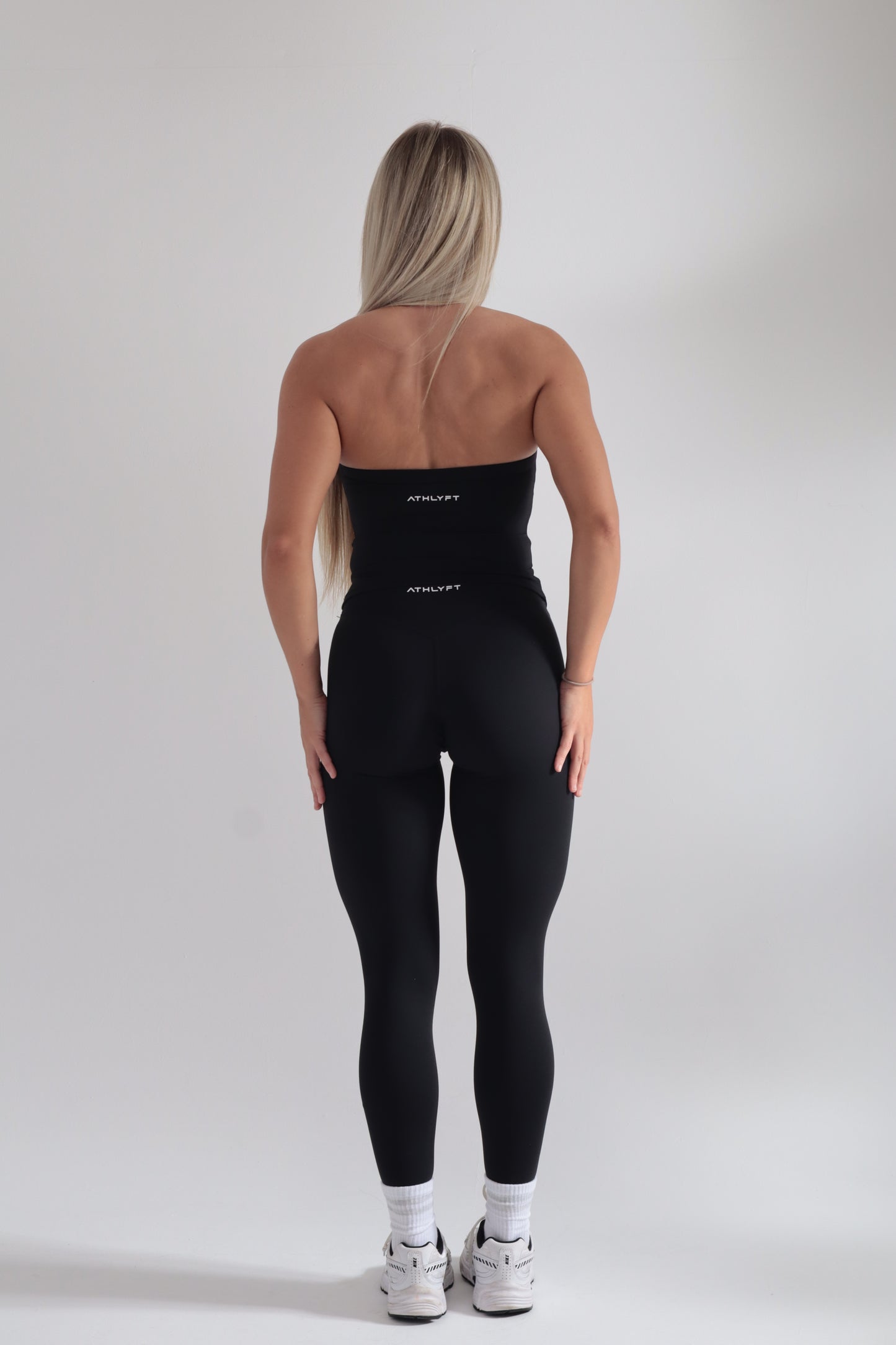 Cloudflow Leggings - True Black
