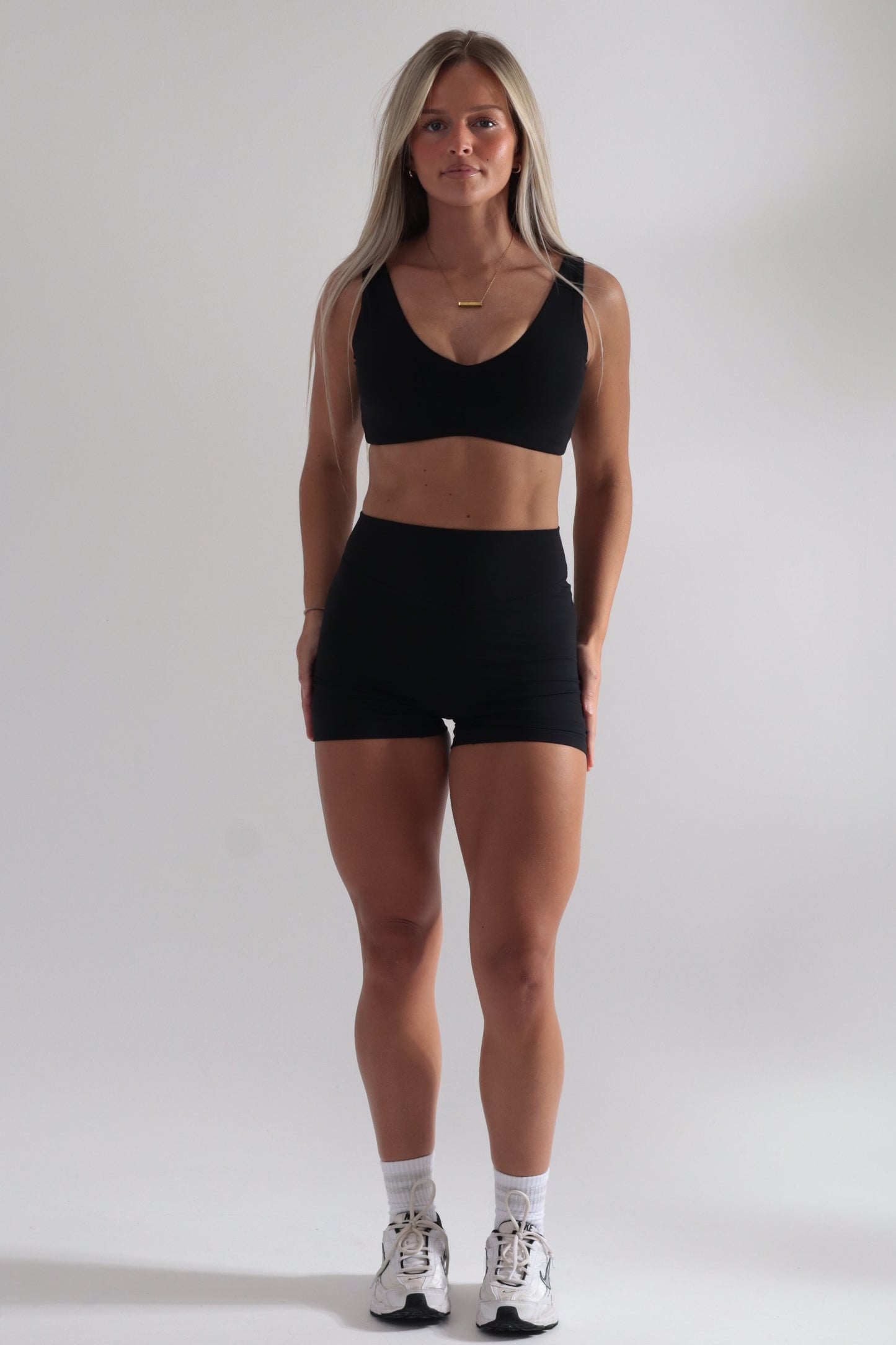 Cloudflow Low Back Bra - True Black