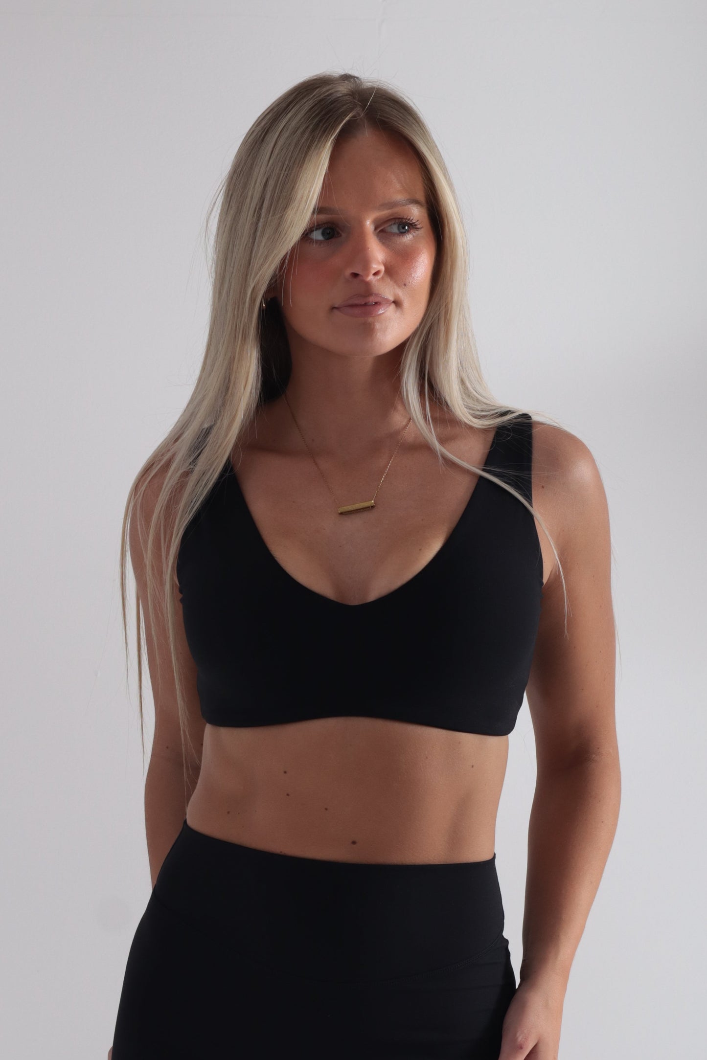 Cloudflow Low Back Bra - True Black